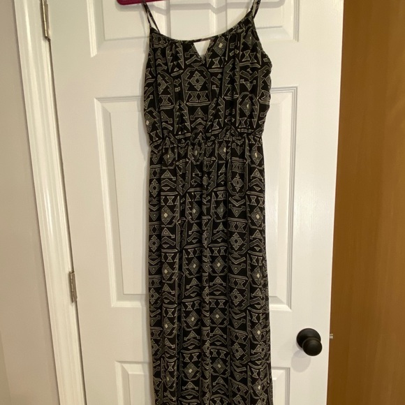 •2/$30• One Clothing Black & Off-White Aztec Print Maxi Dress Size Medium - Picture 2 of 4